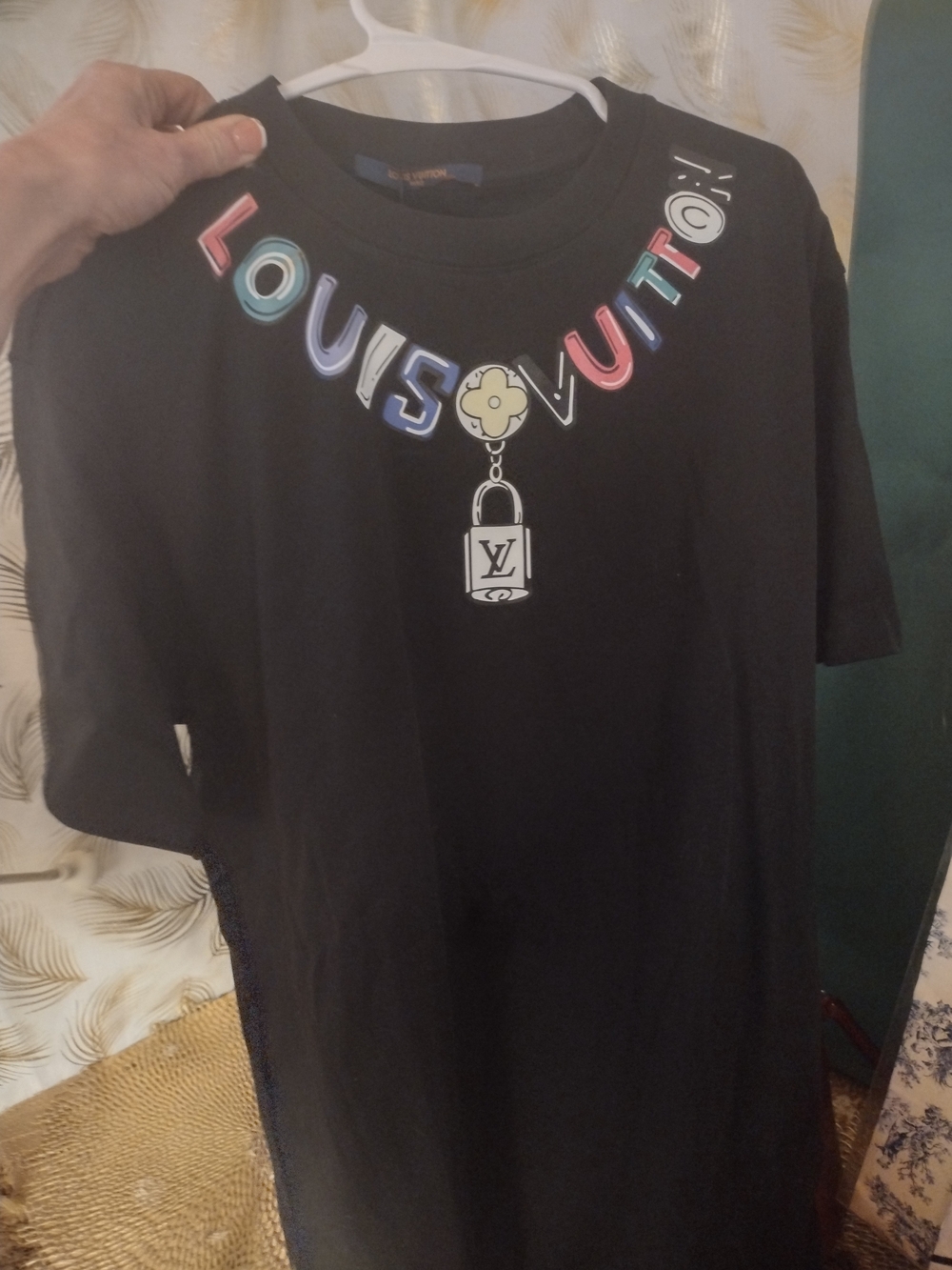 Louis Vuitton Black Graphic Logo T-Shirt - Picture 3 of 9